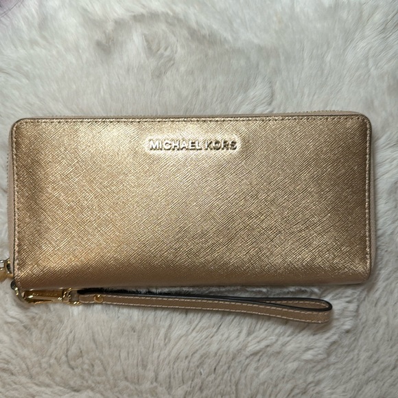 MICHAEL KORS SAFFINO GOLD LEATHER WALLET - Picture 1 of 4